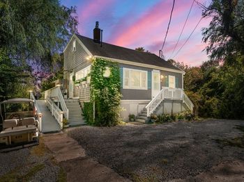 81 Constellation Rd