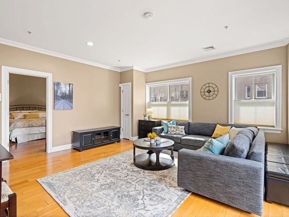 126 Jersey St 201, Boston MA 02215