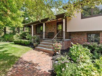 6 Maureen Rd