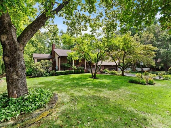 6 Maureen Rd, Lexington MA 02420