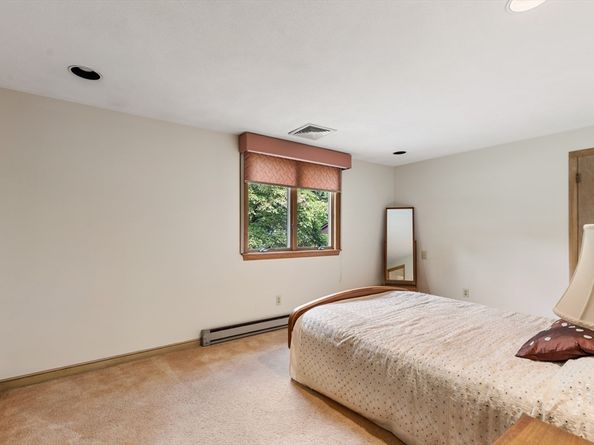 6 Maureen Rd, Lexington MA 02420