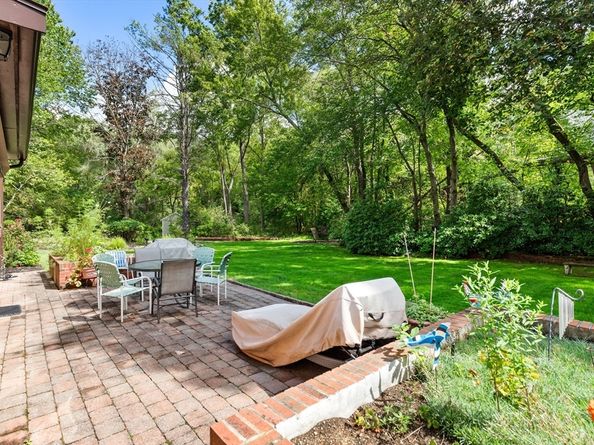 6 Maureen Rd, Lexington MA 02420