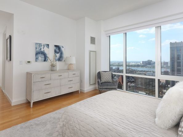 400 Stuart St 23E, Boston MA 02116