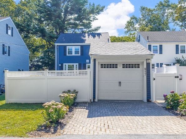857 Vfw Parkway, Boston MA 02132