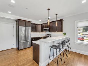 18 Robert St