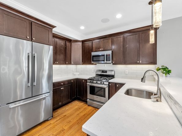 18 Robert St 4, Boston MA 02131