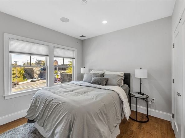 18 Robert St 4, Boston MA 02131