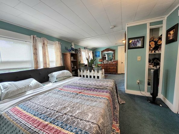 13 Tanner Rd, Webster MA 01570