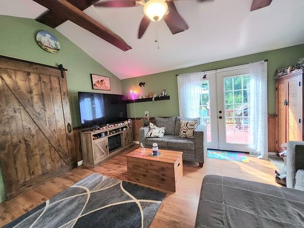 13 Tanner Rd, Webster MA 01570