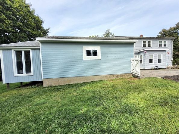 13 Tanner Rd, Webster MA 01570