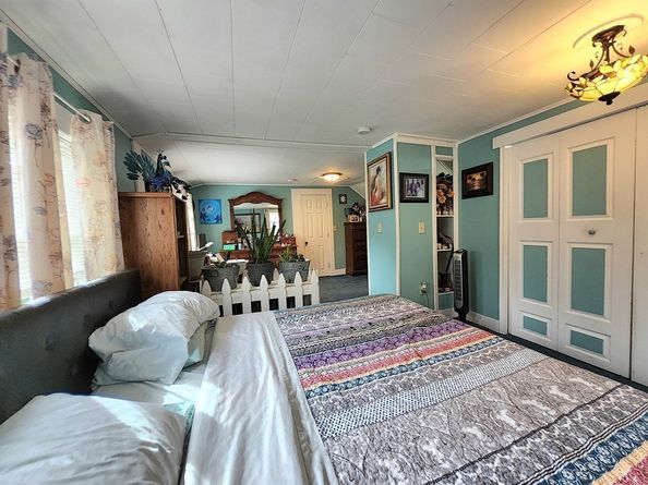 13 Tanner Rd, Webster MA 01570