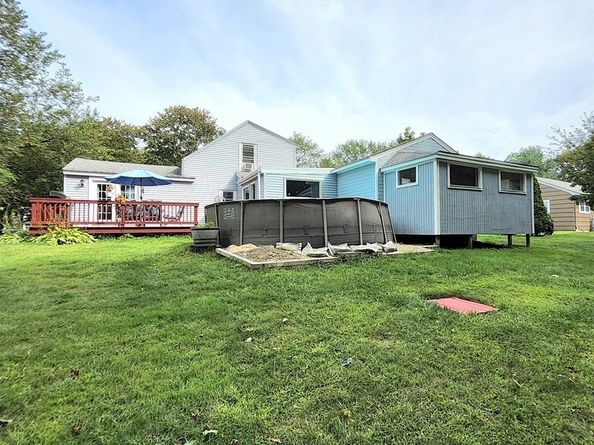 13 Tanner Rd, Webster MA 01570