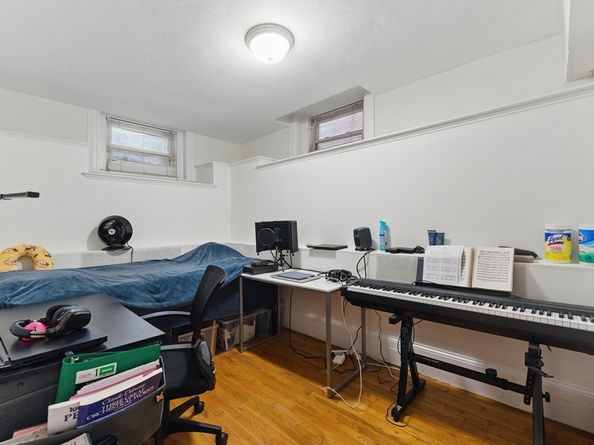 16 Garrison Rd 7, Brookline MA 02445
