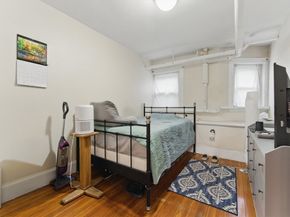 16 Garrison Rd 7, Brookline MA 02445