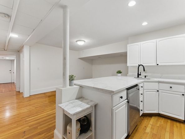 16 Garrison Rd 7, Brookline MA 02445