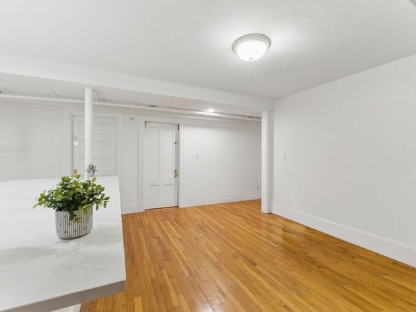 16 Garrison Rd 7, Brookline MA 02445