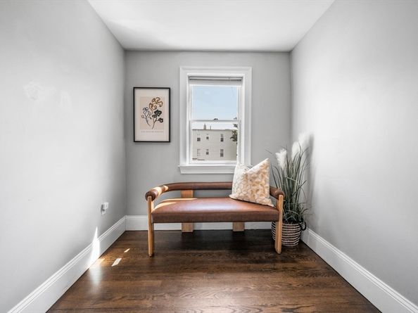 3 Glover Ct 2, Boston MA 02127