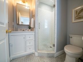 3 Glover Ct 2, Boston MA 02127