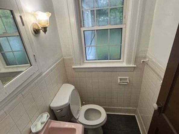 91 Standish St, Worcester MA 01604