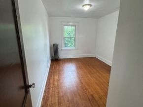 91 Standish St, Worcester MA 01604