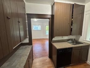 91 Standish St, Worcester MA 01604