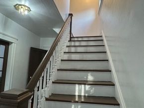 91 Standish St, Worcester MA 01604
