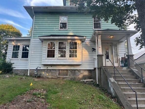 91 Standish St, Worcester MA 01604