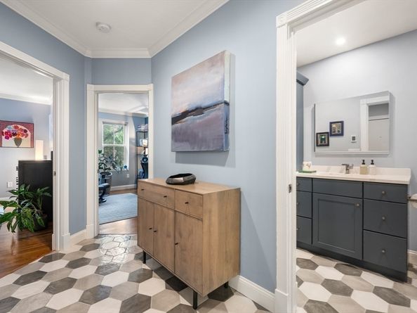 476 Shawmut Ave 3, Boston MA 02118