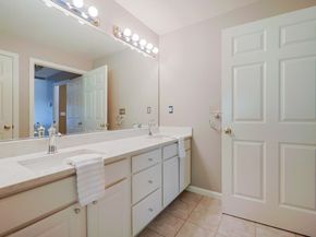9 Shaker Way 9, Westborough MA 01581