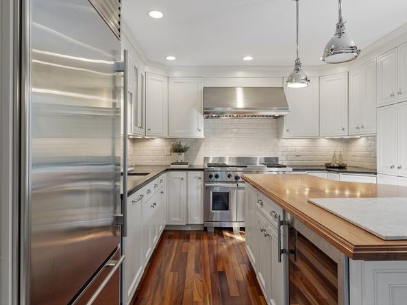 27 Pine St, Concord MA 01742