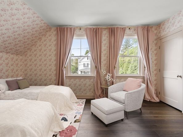 27 Pine St, Concord MA 01742
