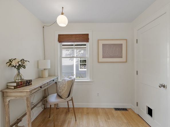 27 Pine St, Concord MA 01742