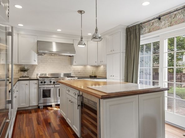 27 Pine St, Concord MA 01742