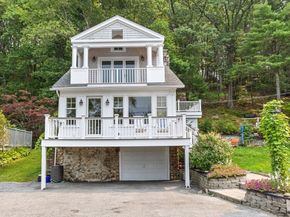35 Keyes Road, Westford MA 01886