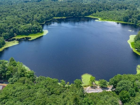 35 Keyes Road, Westford MA 01886