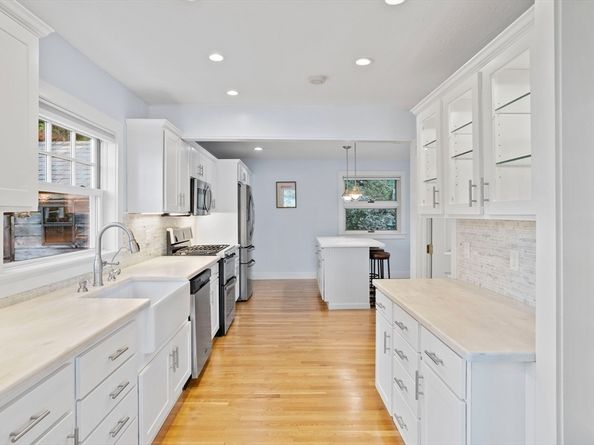 35 Keyes Road, Westford MA 01886