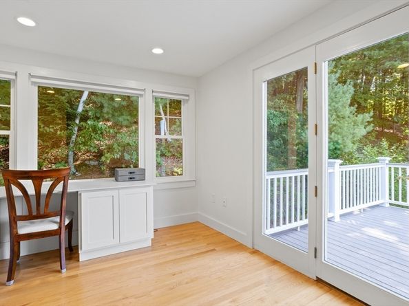 35 Keyes Road, Westford MA 01886