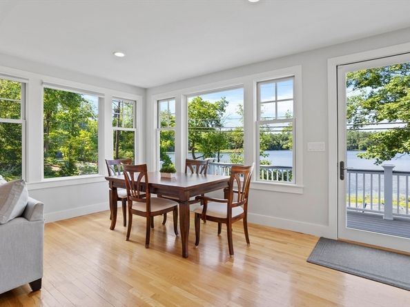 35 Keyes Road, Westford MA 01886