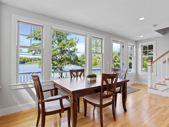 35 Keyes Road, Westford MA 01886