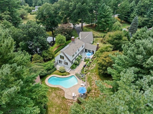 33 Herring Weir Rd, Duxbury MA 02332