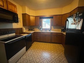 100-104 Ashburnham Hill Rd, Fitchburg MA 01420