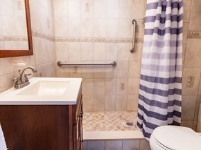 181 Grovers Ave, Winthrop MA 02152