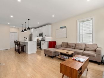 11 Dexter St