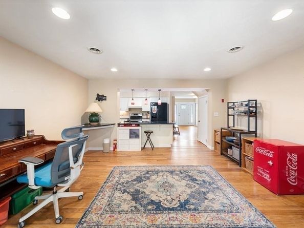 9 Ruth Ellen Rd, Holliston MA 01746