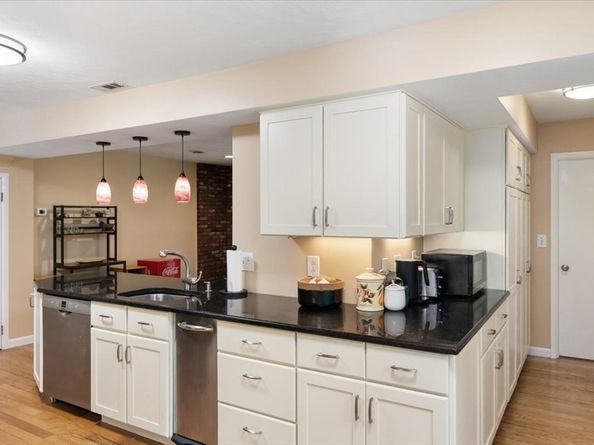 9 Ruth Ellen Rd, Holliston MA 01746
