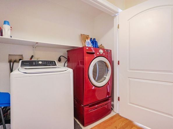 8 Whitins Rd A, Sutton MA 01590