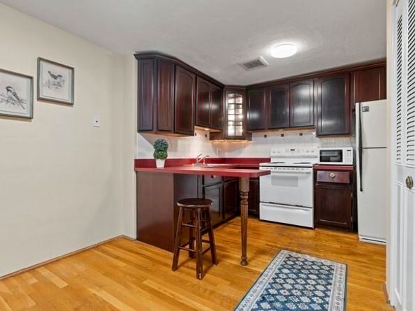 357 Faneuil St 12, Boston MA 02135
