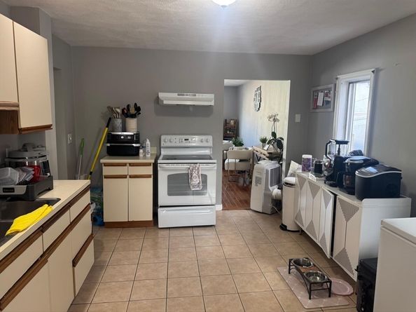 98 Walnut St, Everett MA 02149