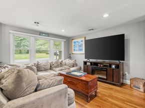 20 Robin Hood Lane, Billerica MA 01821