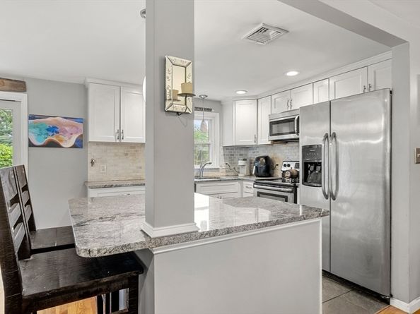 20 Robin Hood Lane, Billerica MA 01821